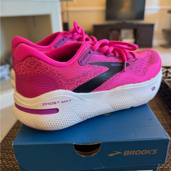 Brooks Women's Ghost Max Pink Running Shoes - Picture 5 of 9